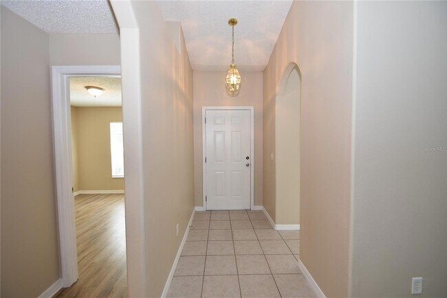 Building Photo - 13 Pinetree Drive