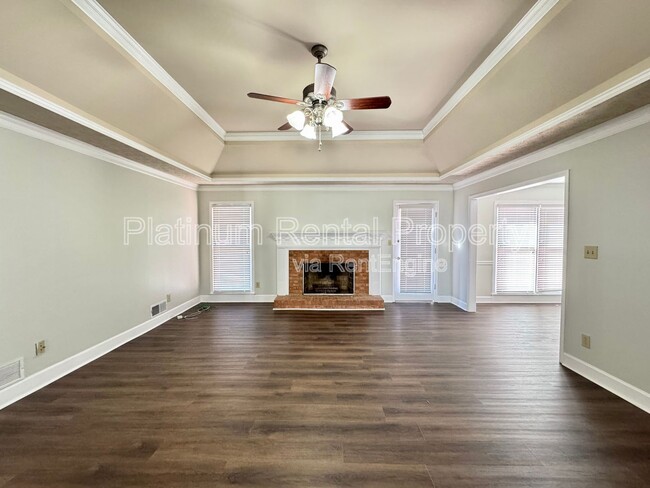 Building Photo - 4005 Camary Dr SE