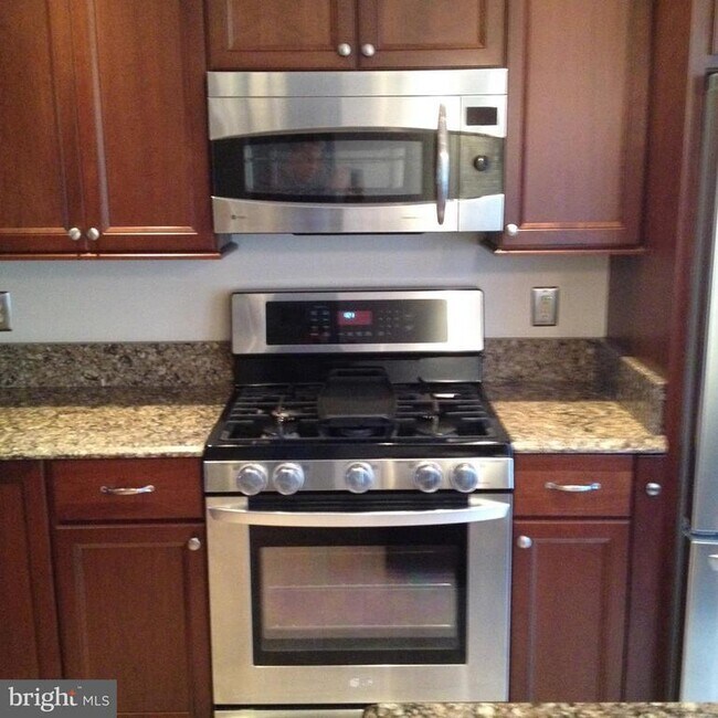 Building Photo - 6559 River Tweed Ln