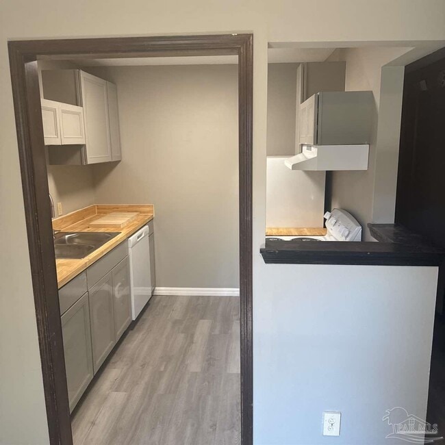 Building Photo - 455 Stara Cir