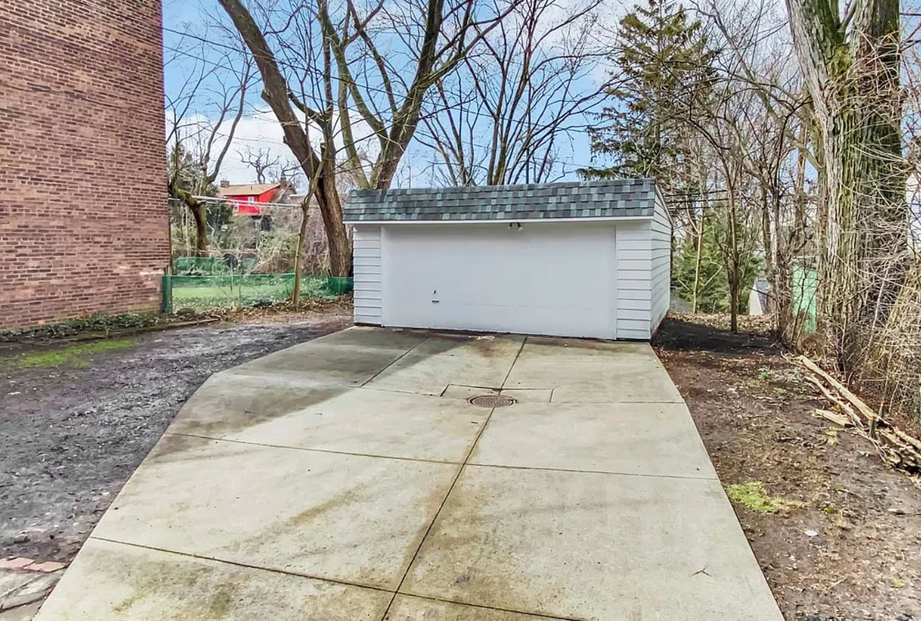 Building Photo - 2292 Bellfield Ave