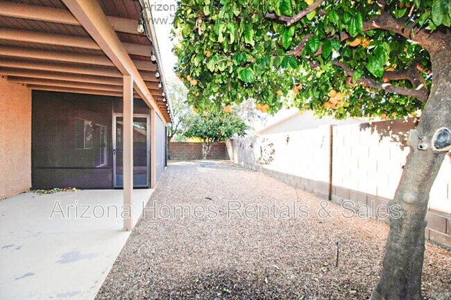 Building Photo - 9779 E Paseo San Ardo