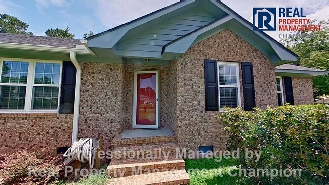Primary Photo - Spacious and Beautifully Updated 3 BD/2 BA Home on Large Lot