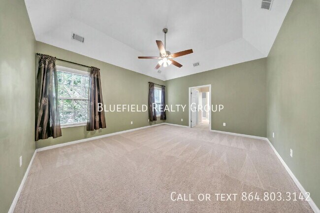 Building Photo - 417 Summergreen Way