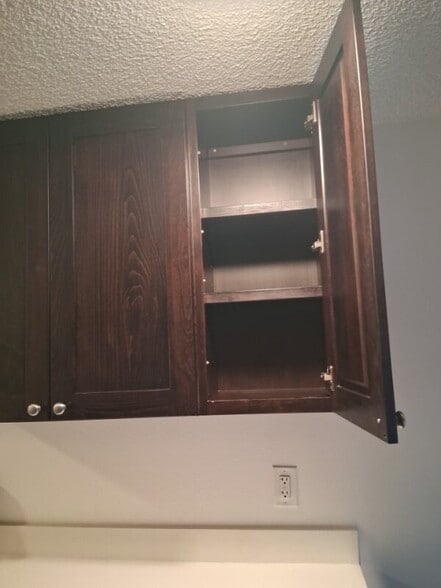 Building Photo - 10800 Roosevelt Way NE