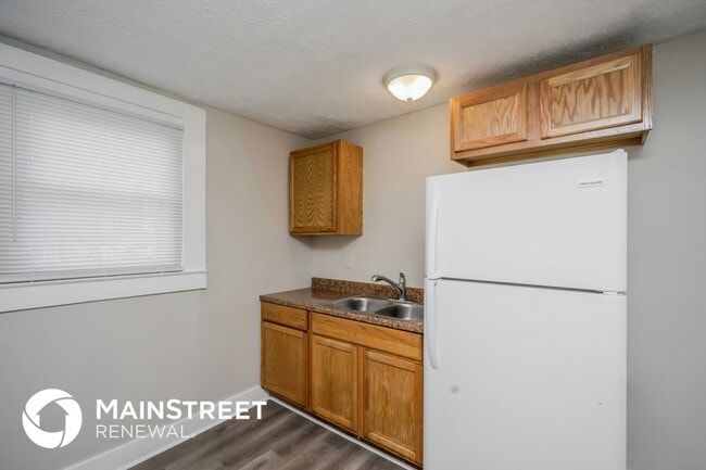 Building Photo - 1821 W Lee St