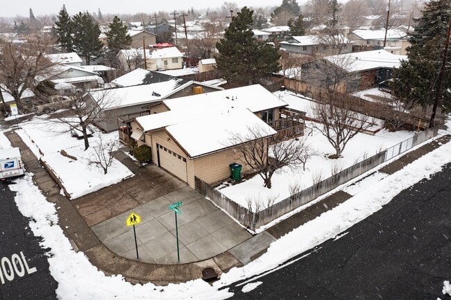 Building Photo - Northwest Fenced Yard One Story