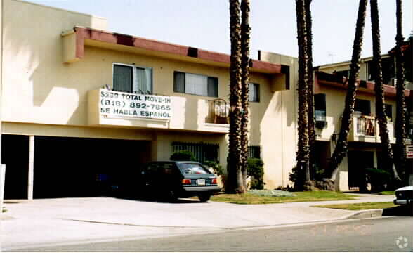 Building Photo - Cedros Apartments