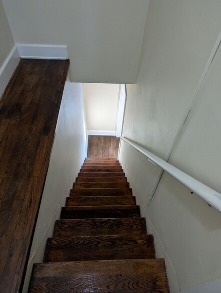 Building Photo - 1016 Memorial Ave