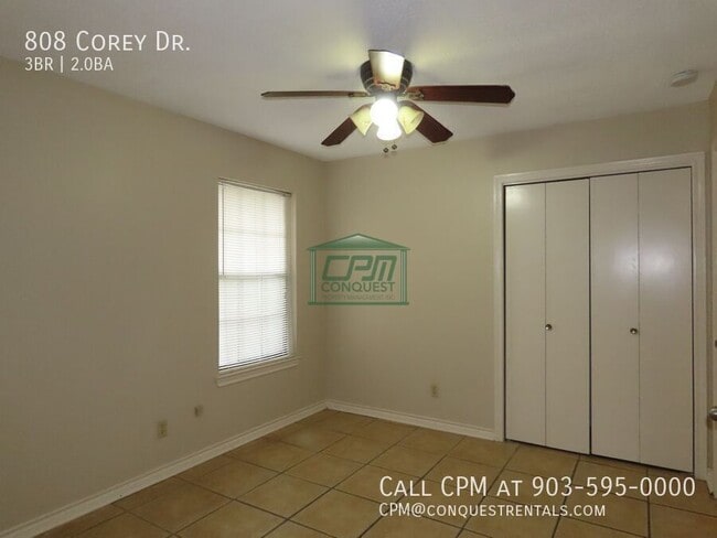 Building Photo - 808 Corey Dr