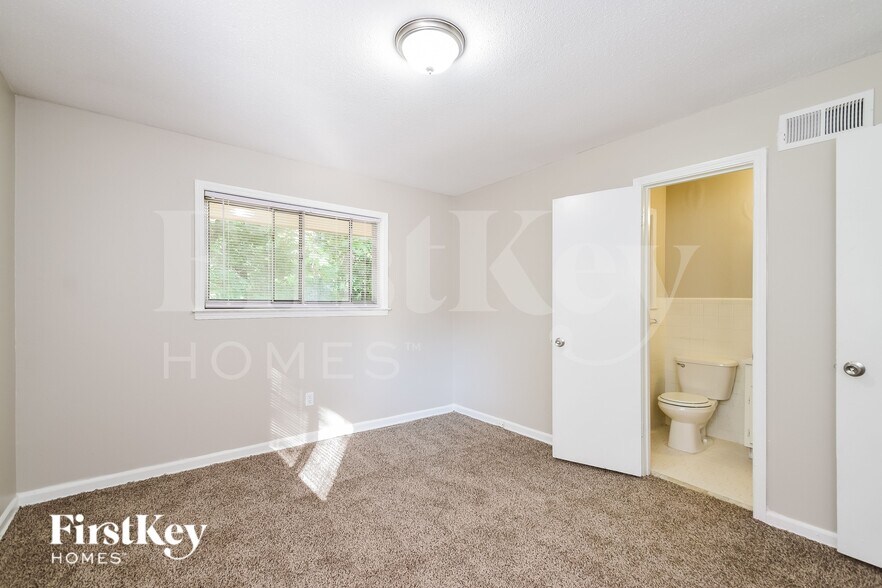 Building Photo - 5120 Hudgins Rd