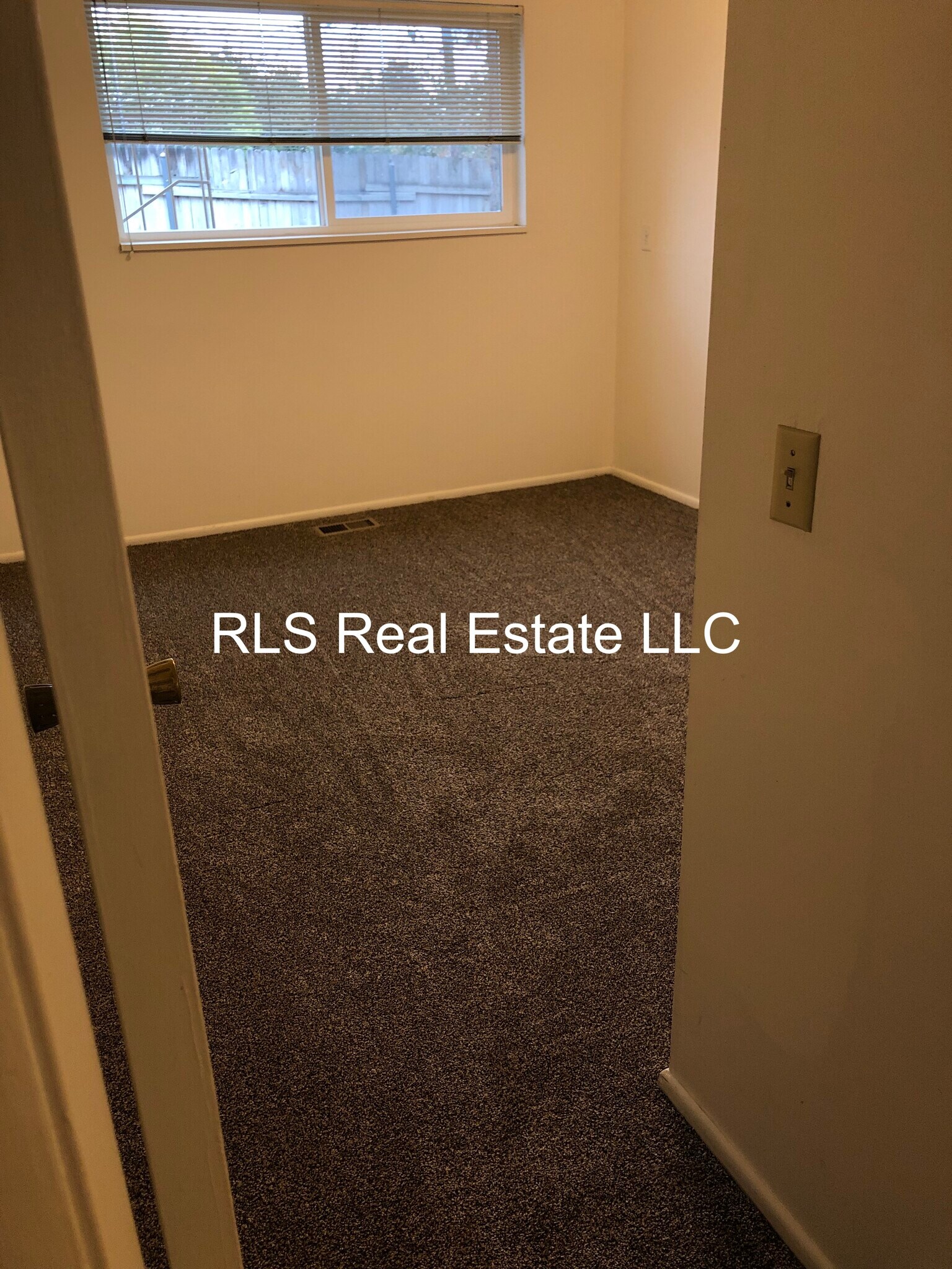 Building Photo - 8668 S 1500 E