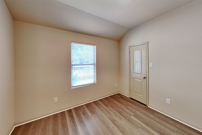 Building Photo - 2313 Jefferson Crossing Dr
