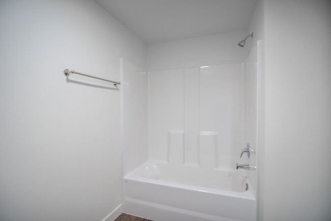 Building Photo - Beautiful 2-Bed, 2-Bath Apartment in Piner...