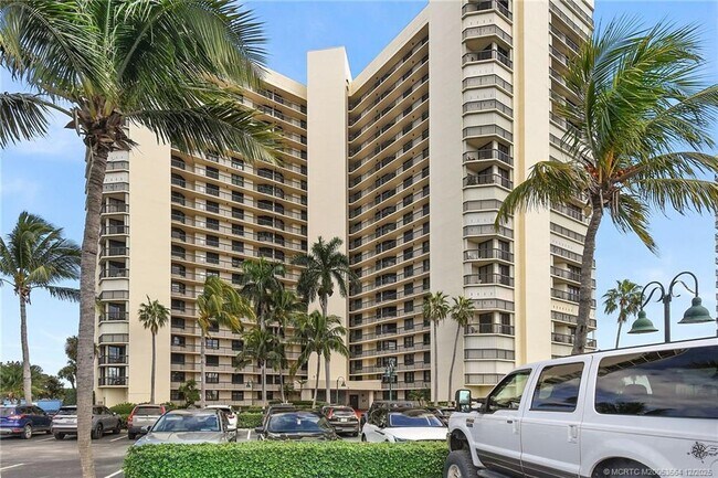 Building Photo - 9500 S Ocean Dr