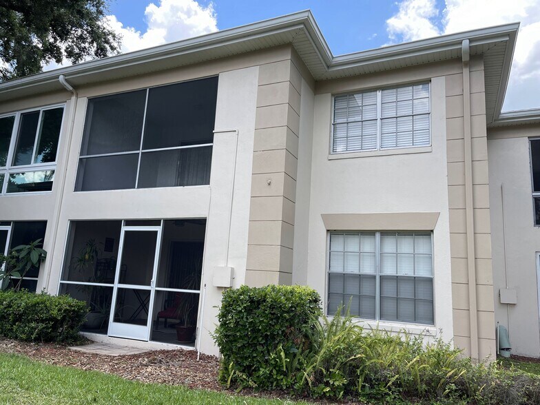 Rear of Unit / Building - 10356 Carrollwood Ln