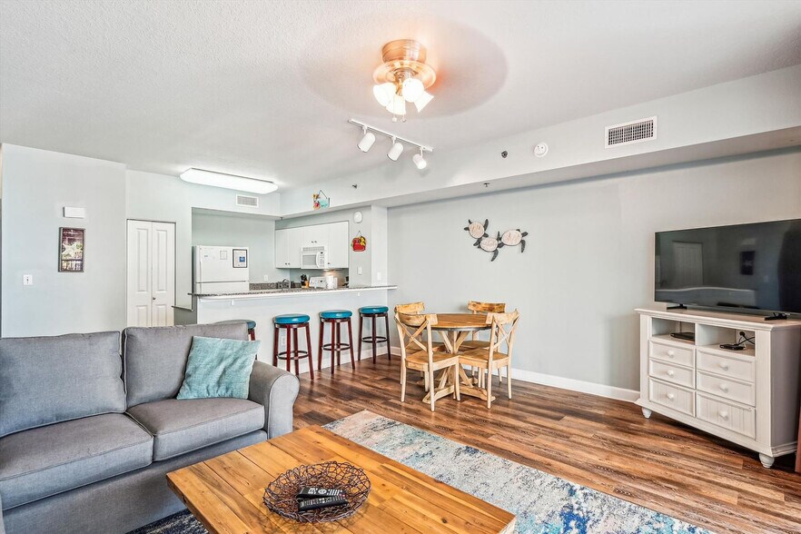 Building Photo - 104 Gulfside Ct