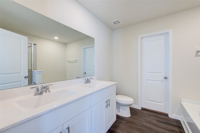Building Photo - 11715 Braemar Village Dr