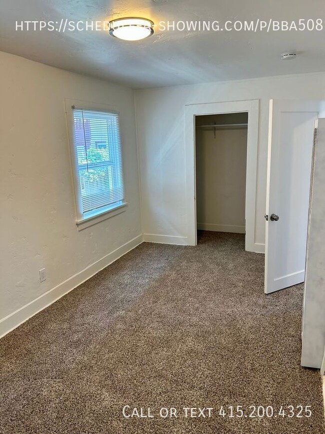 Building Photo - Pet Friendly 3 Bedroom in Salinas