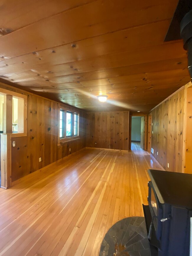 Building Photo - 3 Bedrooms | 2 Bath Home in Trout Lake, Wa...