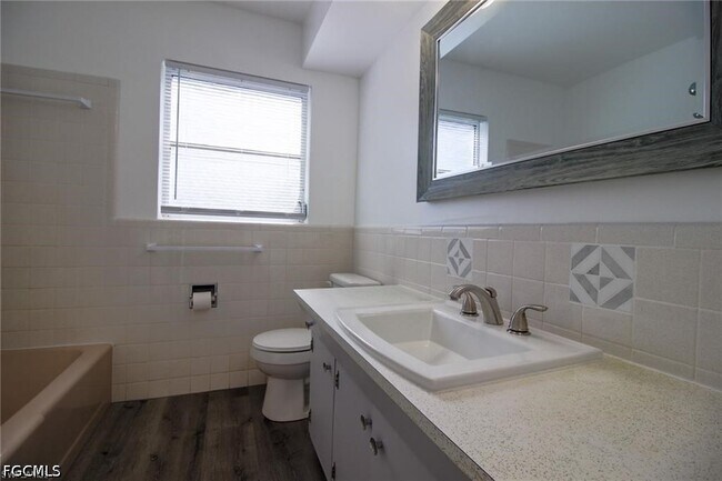 Building Photo - 5302 Malibu Ct