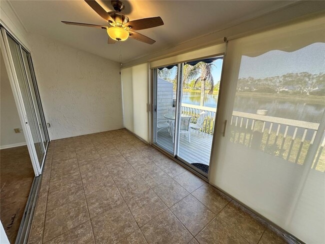 Building Photo - 864 Waterside Ln