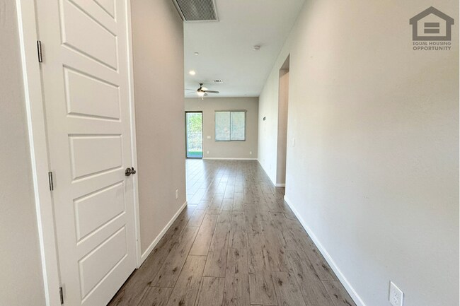 Building Photo - 3Bed/2Bath Home in Cave Creek! Move-In Ready on 05/21/2026! -- NO HOA!