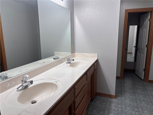 Building Photo - 15262 Shipe Rd