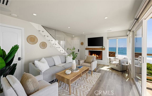 Building Photo - 121 Boca De La Playa