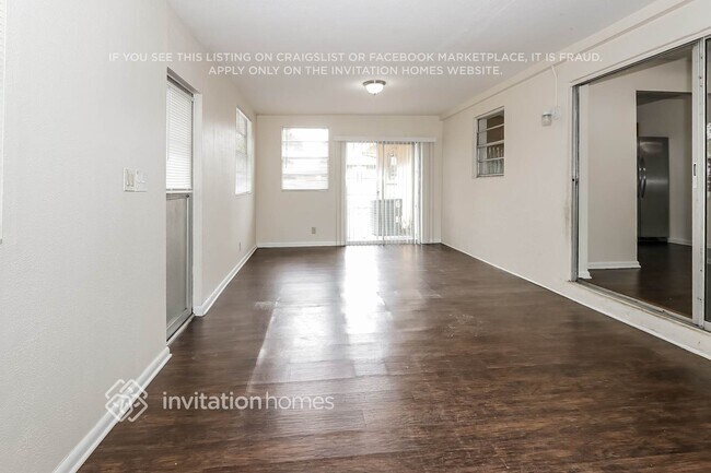 Building Photo - 3360 Gondolier Way