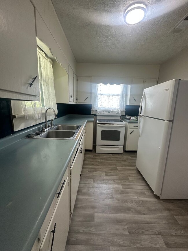 Building Photo - 3 Bed/1 Bath House