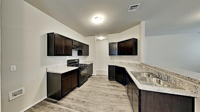 Building Photo - 1825 Sloane Dr