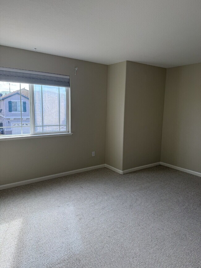 Building Photo - Charming 4-Bedroom, 3-Bathroom Single-Family Home
