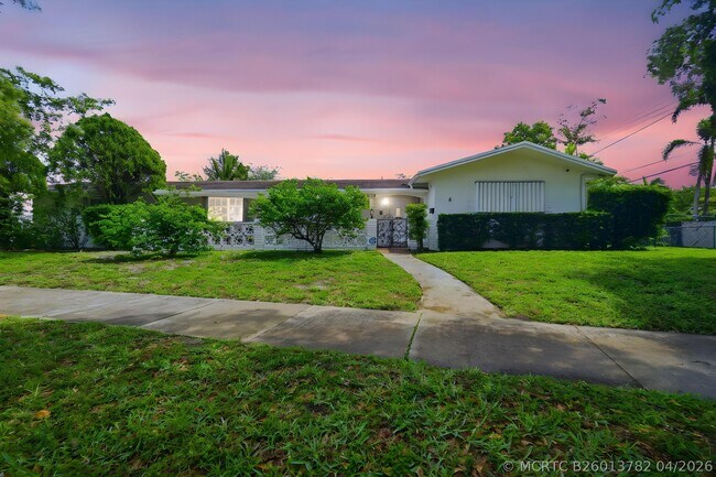 Building Photo - 321 E Chaminade Dr