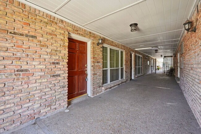 Building Photo - 2507 Montrose Blvd