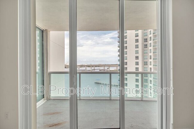 Building Photo - 241 Riverside Dr