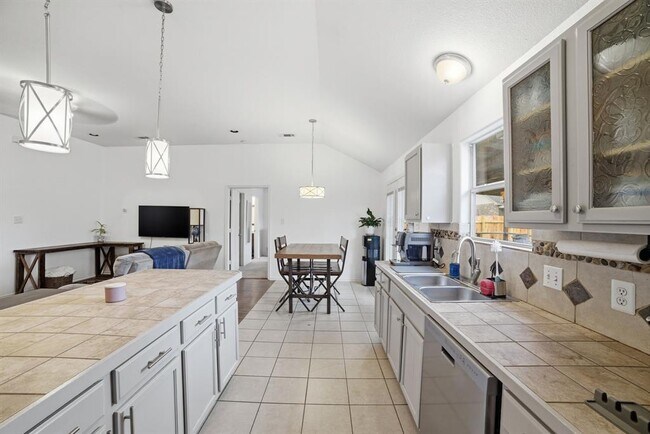 Building Photo - 411 Copper Ln