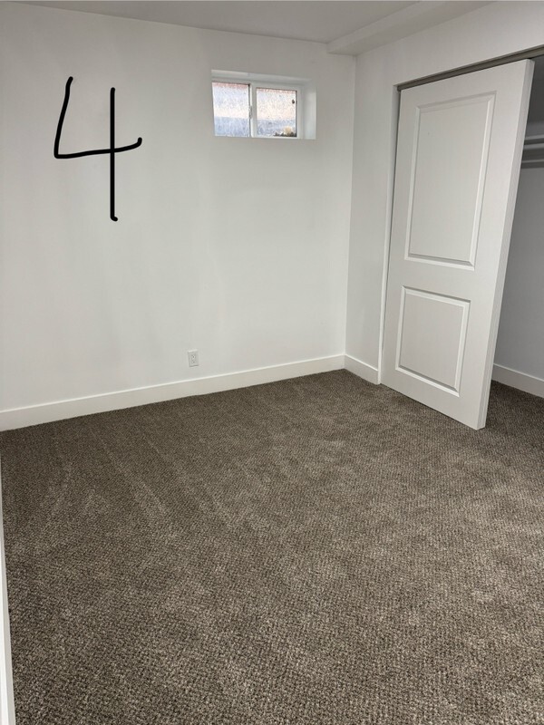 Building Photo - 883 E Sego Lily Dr