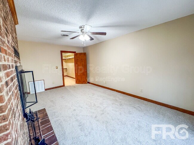 Building Photo - 1228 Forest Acres Dr