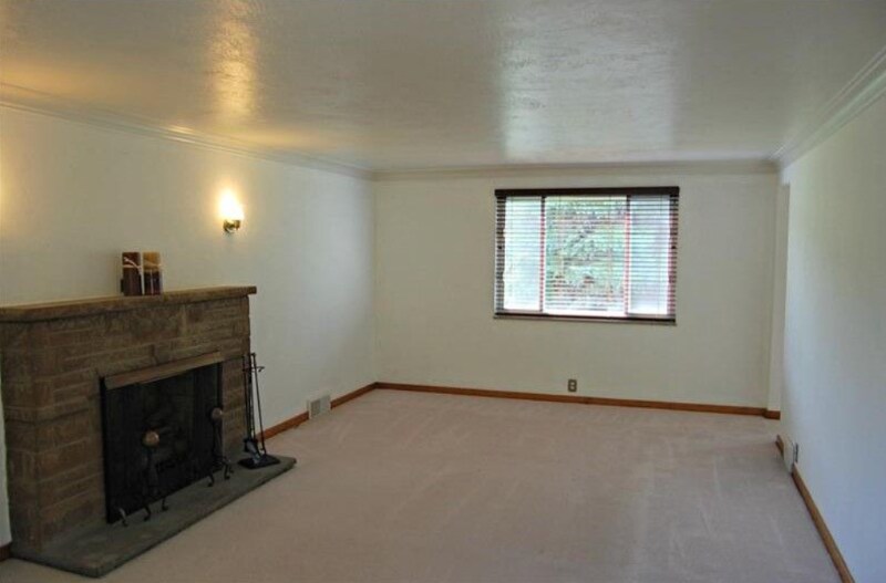Building Photo - 151 Dicio St