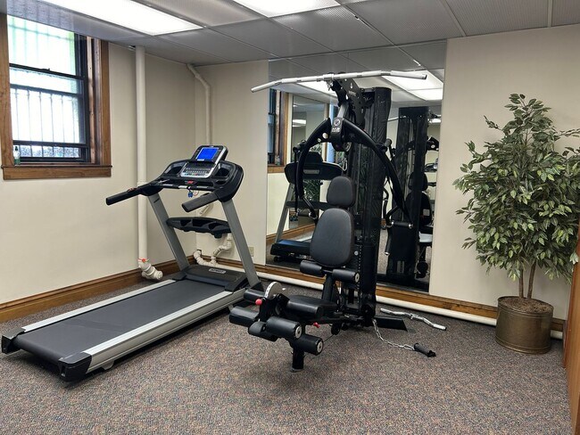 Interior Photo - 2256 N. Cleveland