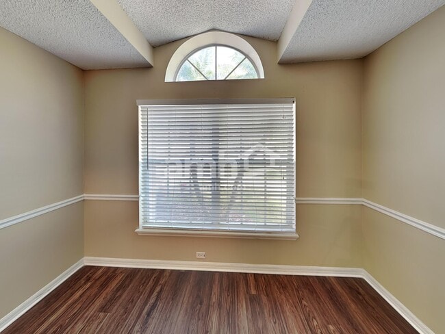 Building Photo - 2911 St James Ln