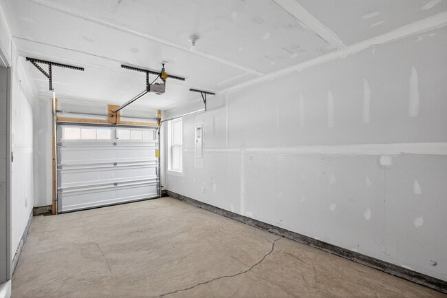 Building Photo - 5527 Aberdeen Pl