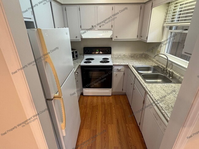 Building Photo - 5512 Hamstead Crossing