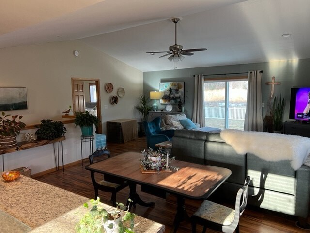 Building Photo - 1703 Coranado St