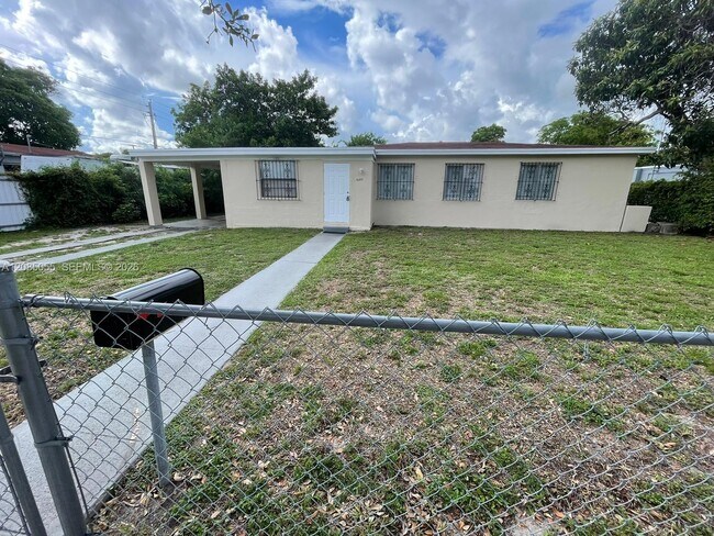 Building Photo - 1685 NW 131st St