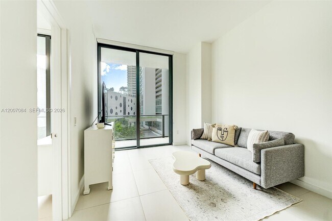 Building Photo - 501 NE 31st St