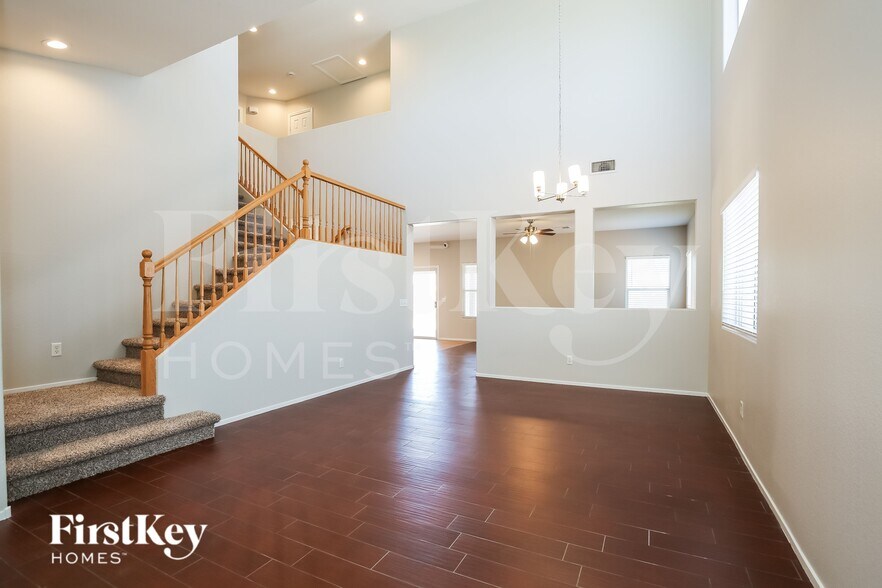 Building Photo - 5830 Brimstone Dr