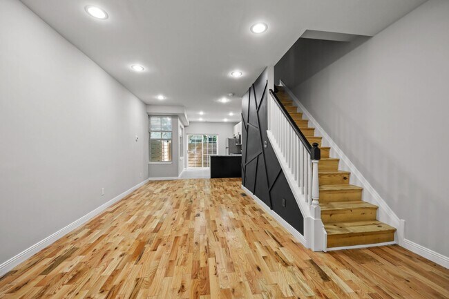 Building Photo - ??? NEWLY UPDATED, 3BED & 1BATH HOME LOCATED NEAR TEMPLE HOSPITAL / MEDICAL CENTER ???