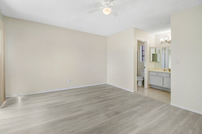 Building Photo - Your Dream 3BR/2.5BA Rental in the Desirable 'Dearborn Grove' Community in Redlands!